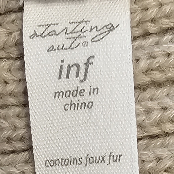 Baby Winter Warm Hat with  Pom Pom & Matching Mittens - Picture 7 of 7